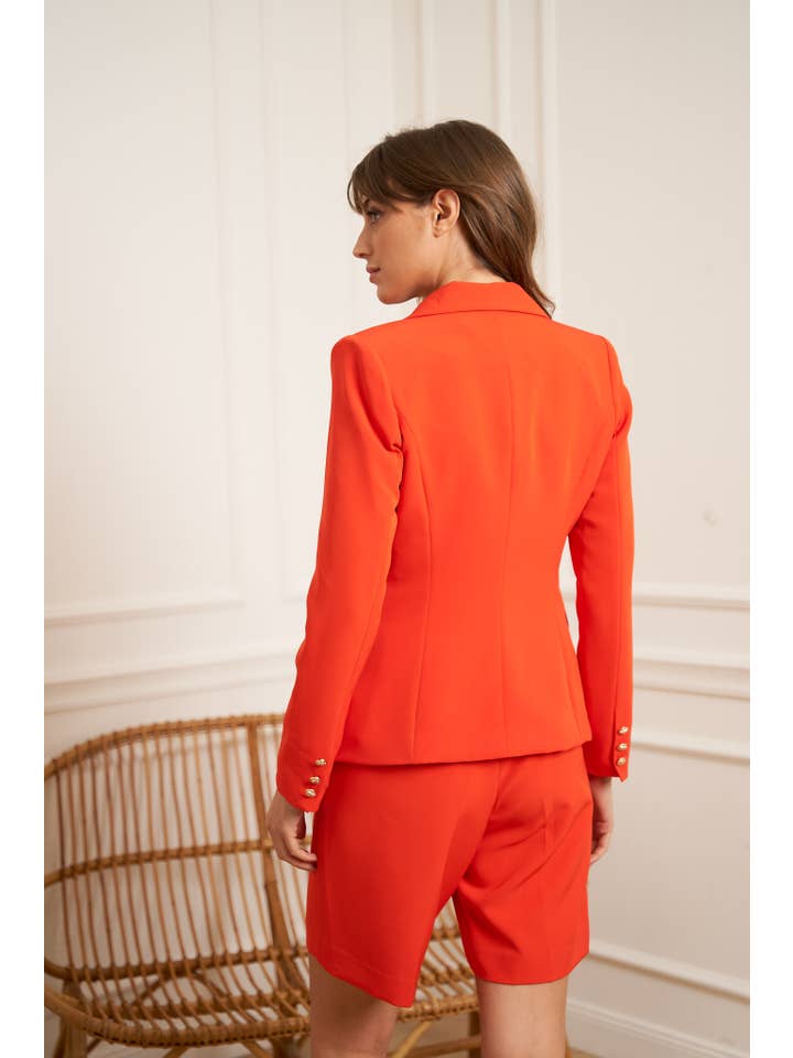 Attentif Paris – Großhandel Blazer – Damen – Attentif Paris zeitloser taillierter Blazer mit doppelreihigem Goldknopfmuster71