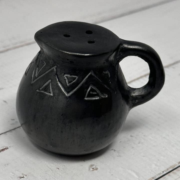 Pottery Selections Co - Wholesale Salt & Pepper Shaker Set - Saleros (Barro Negro/Black Clay)0