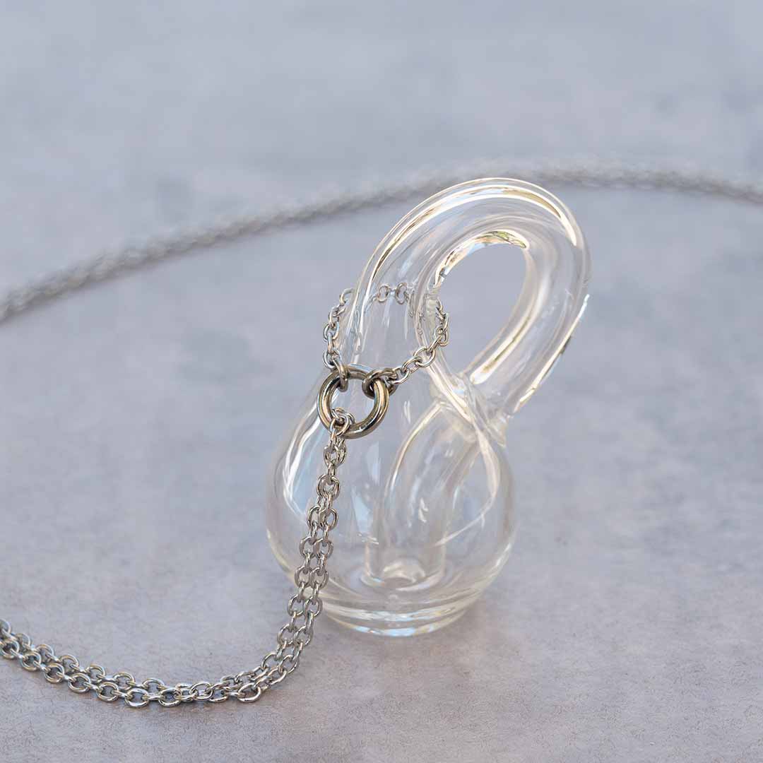 Boutique Academia - Wholesale Pendant/Charm Necklace - Klein Bottle Necklace2
