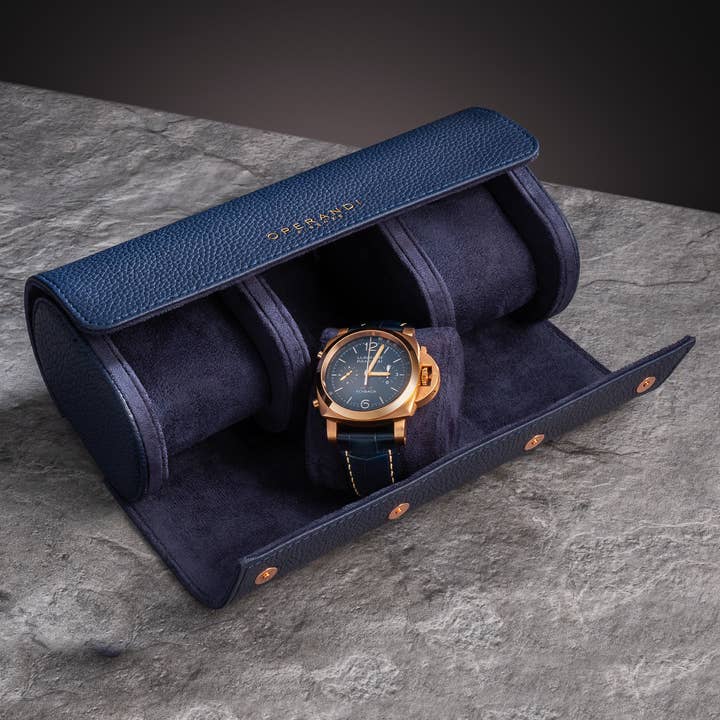 Blue Indigo, Martellata pour la vente par OPERANDI