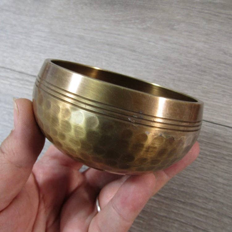 Keystone Crystals - Wholesale Meditation Supplies - Hammered Tibetan Singing Bowl Set – 3.5" Sound Healing Bowl1