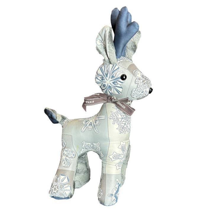 Vintage Luxe Up - Wholesale Decorative Figurine - Feux d'Hiver Vintage Silk Scarf Guide Reindeer