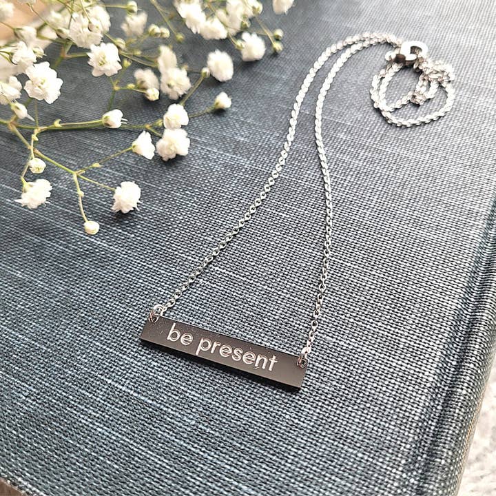 Collane da bar ispiratrici per la vendita all'ingrosso da parte di The Busy Moms Boutique