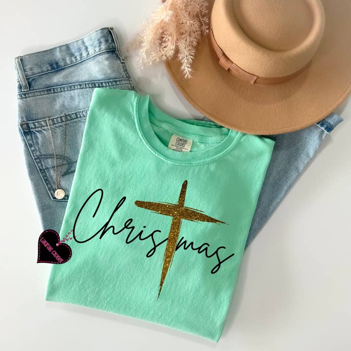Lauras Closet - Wholesale Graphic Sweatshirt - Women's - Christmas with Gold Cross