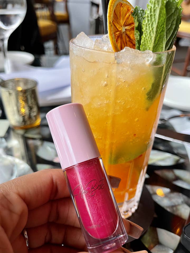 PINK HYDRATING LIP GLOSS for wholesale by IFEBOB