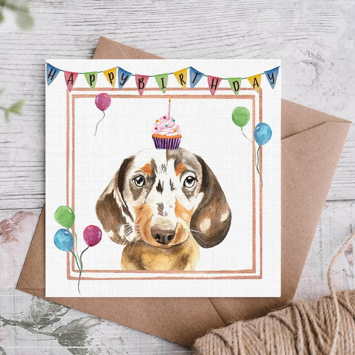 Chokolade Dapple Gravhund Fødselsdag Day Card/Dapple Pølse for engroshandel hos Cloud Jellybean Art