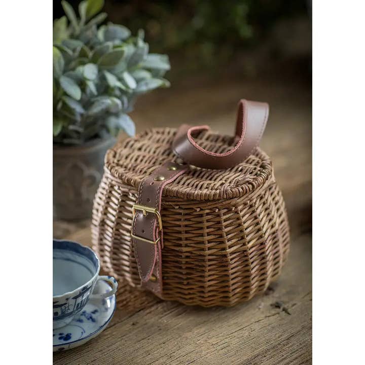 Vagabond Vintage - Wholesale Basket - Small Wicker Fishing Basket