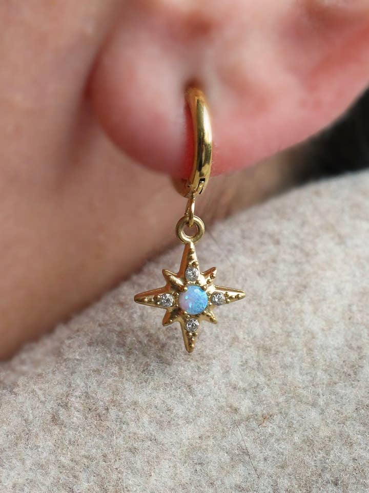 Opal Stern Ohr Huggies für den Großhandel von Serendipity