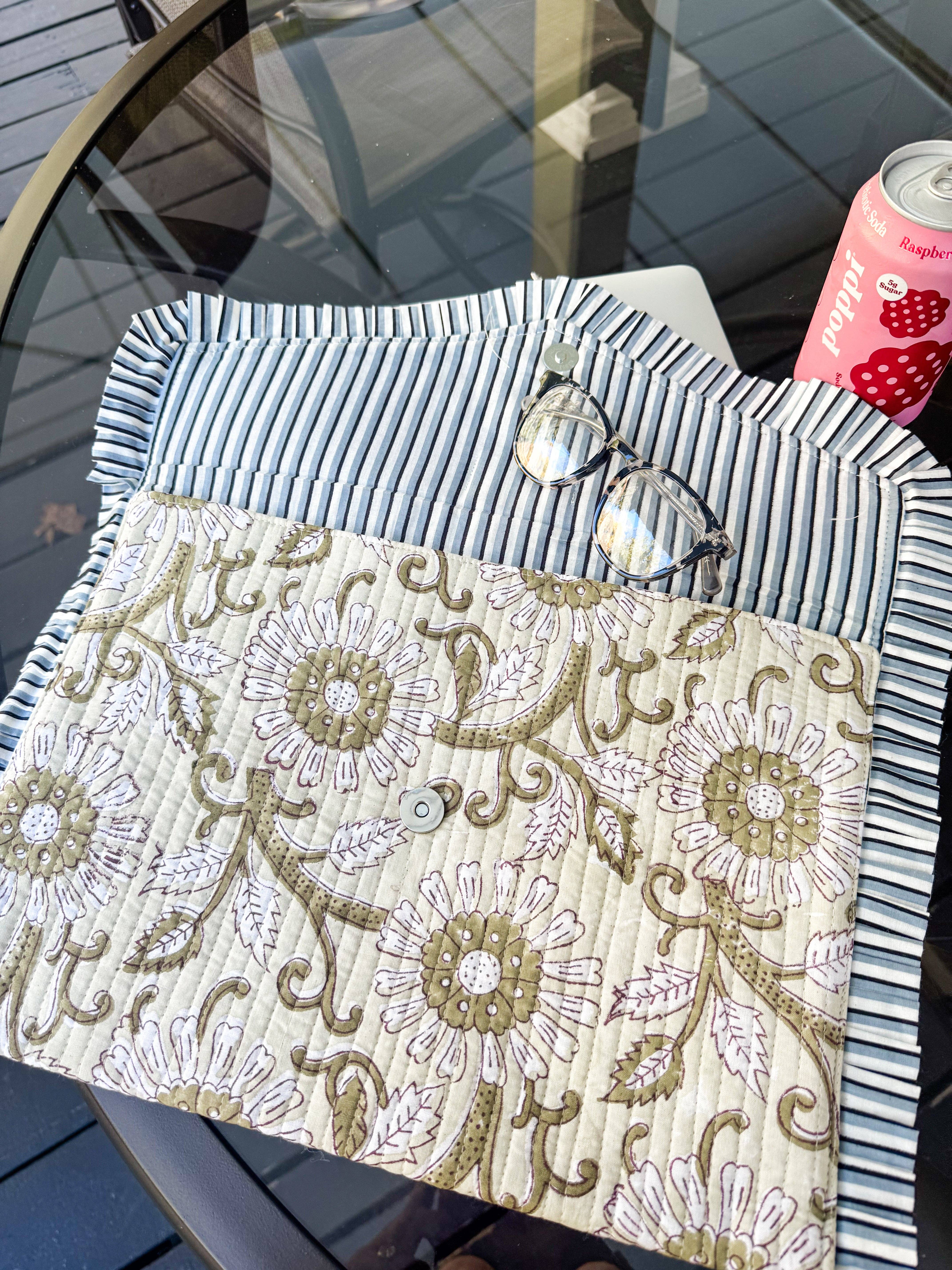 Sunshine & Lemmons - Wholesale Laptop/Tablet Case - Women's - Olivia Electronic Sleeve1