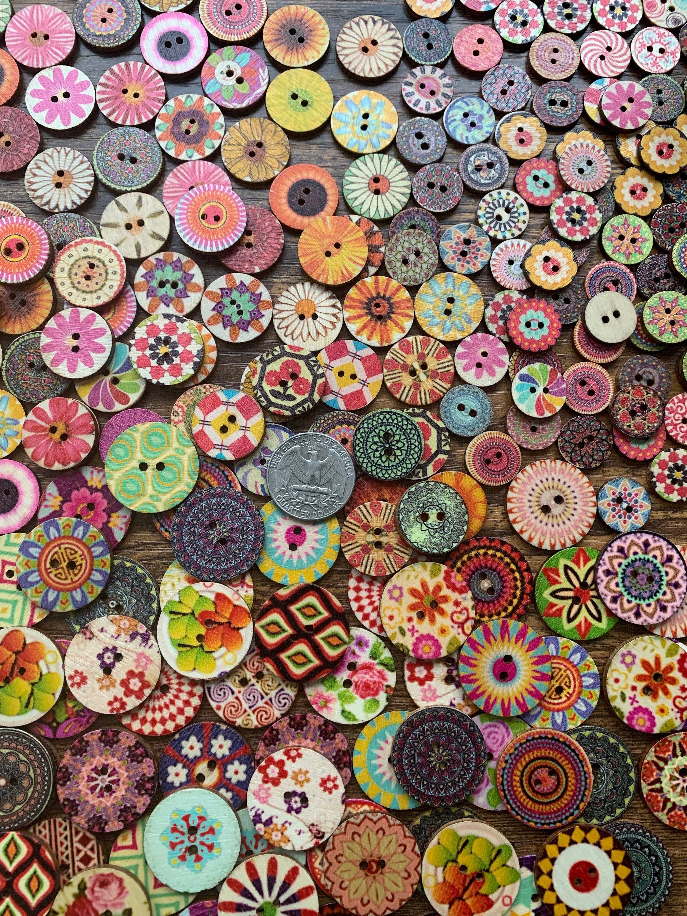 Magnifique Hearts - Vente Bouton à coudre/bouton-pression - Mélange de 30 boutons en bois colorés pour l'artisanat et la couture0