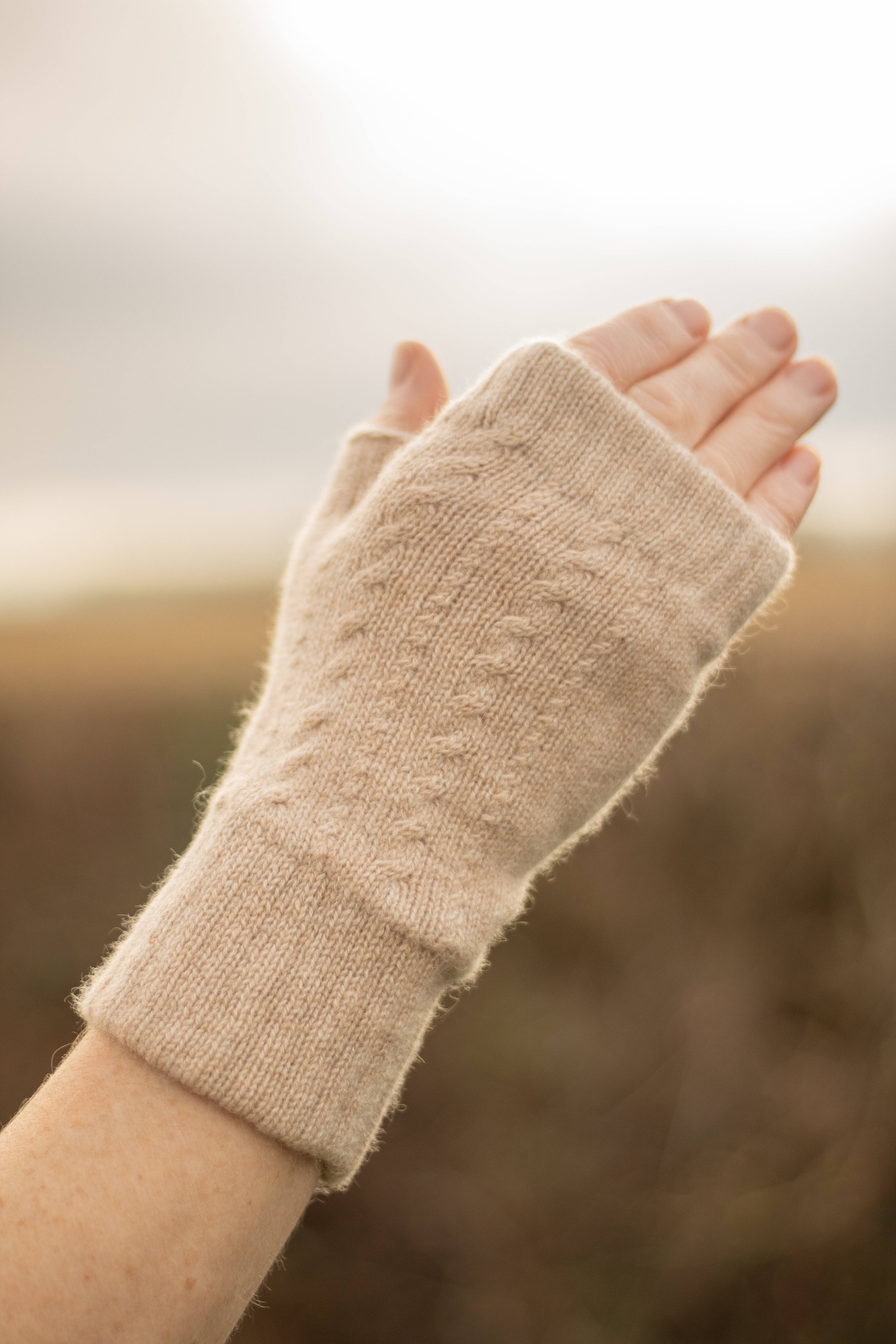 Highland & Herringbone Country - Wholesale Gloves - Women's - Cawdor Cashmere Wristwarmers - Latte2