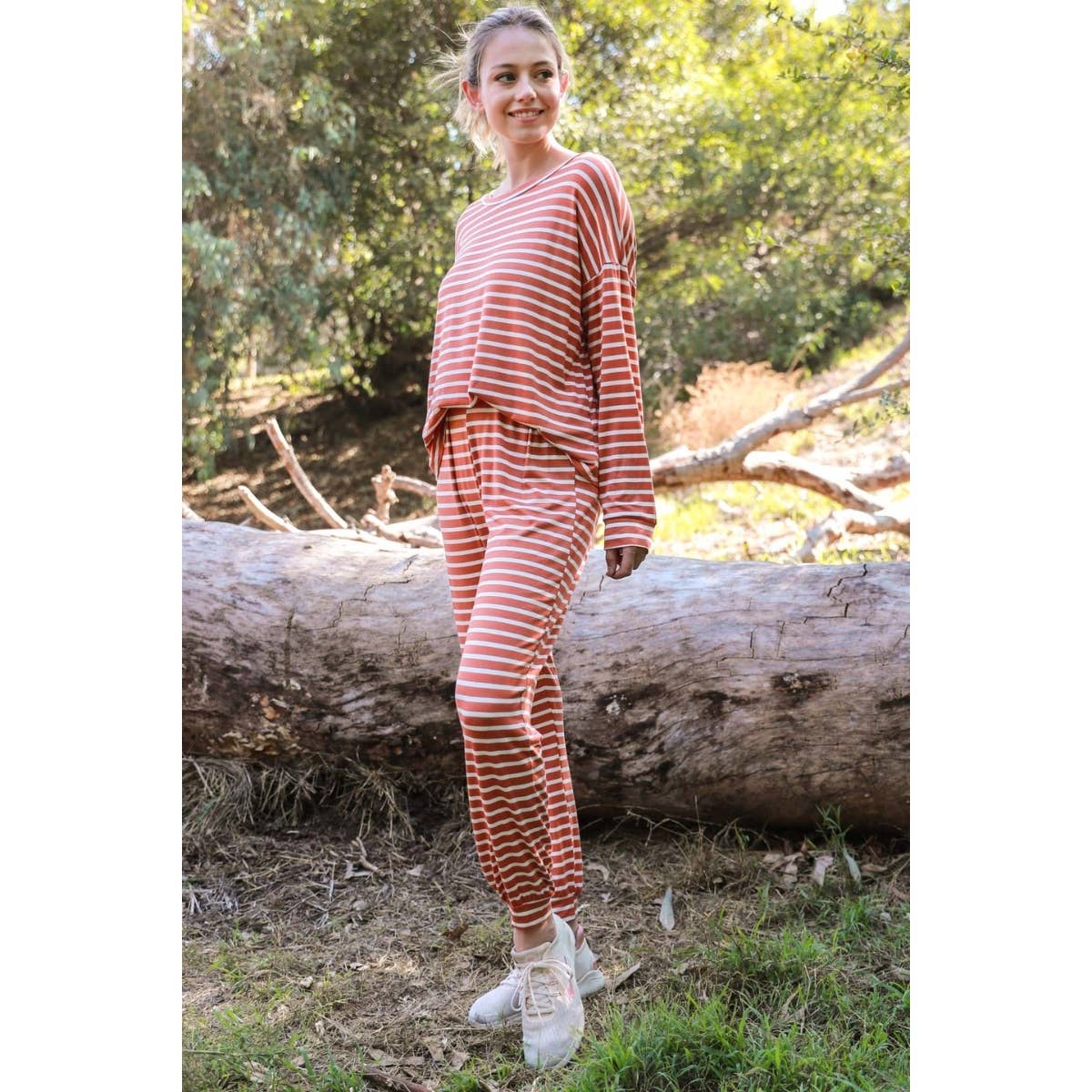 Veveret – wholesale Lounge set – Women's – French Terry Animal Mix Lounge Set - Striped Print1