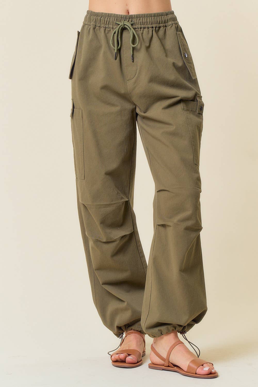 Doe and Rae - Wholesale Broek - Dames - CARGOBROEK VAN KATOENKEPERSTOF MET HOGE TAILLE EN WIJDE PIJPEN - 8793P1