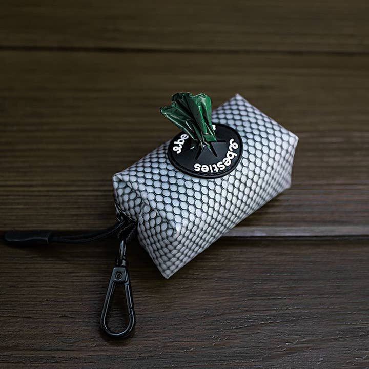 Sac à laisse noir résistant à l'eau pour la vente par Besties Pets