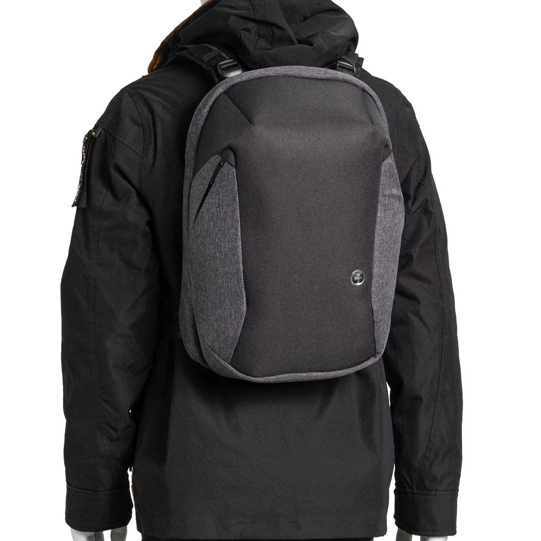 Swissdigital Design – wholesale Backpack – Unisex – Scope Backpack with Finder, works on Apple Find My Network3