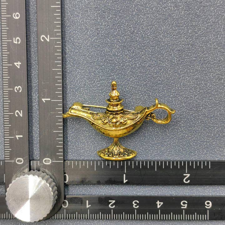 Mio Queena - Vente Broches - Broche en forme de lampe Aladdin vintage3