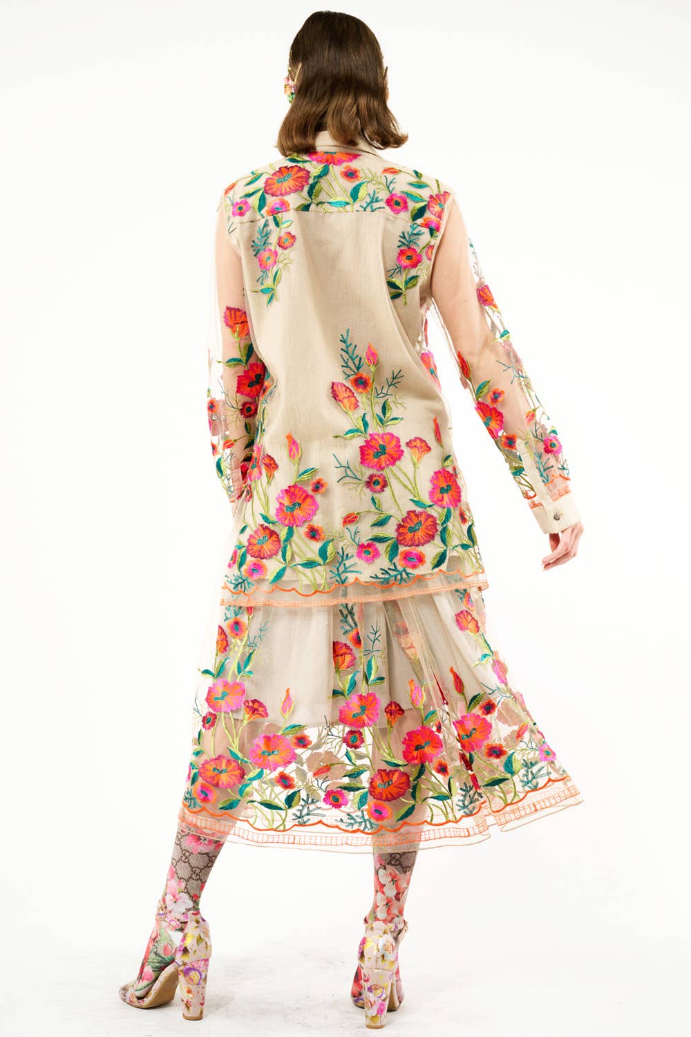 Blu Denim Camicia vintage con ricamo floreale di tulipani in vendita all'ingrosso su Faire17