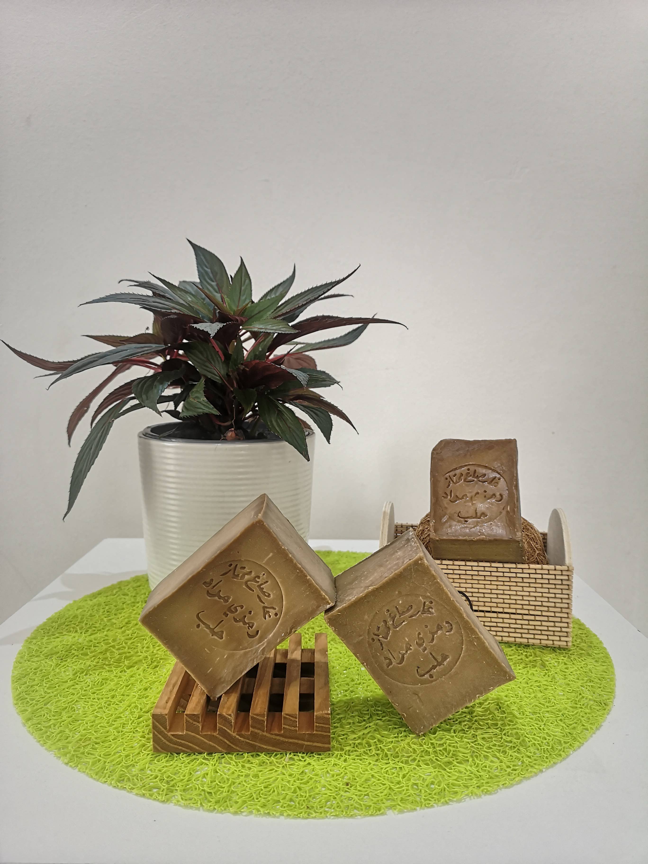 Savonnerie de la Cigogne - Wholesale Bar Soap - Pure Olive Aleppo Soap 200g2