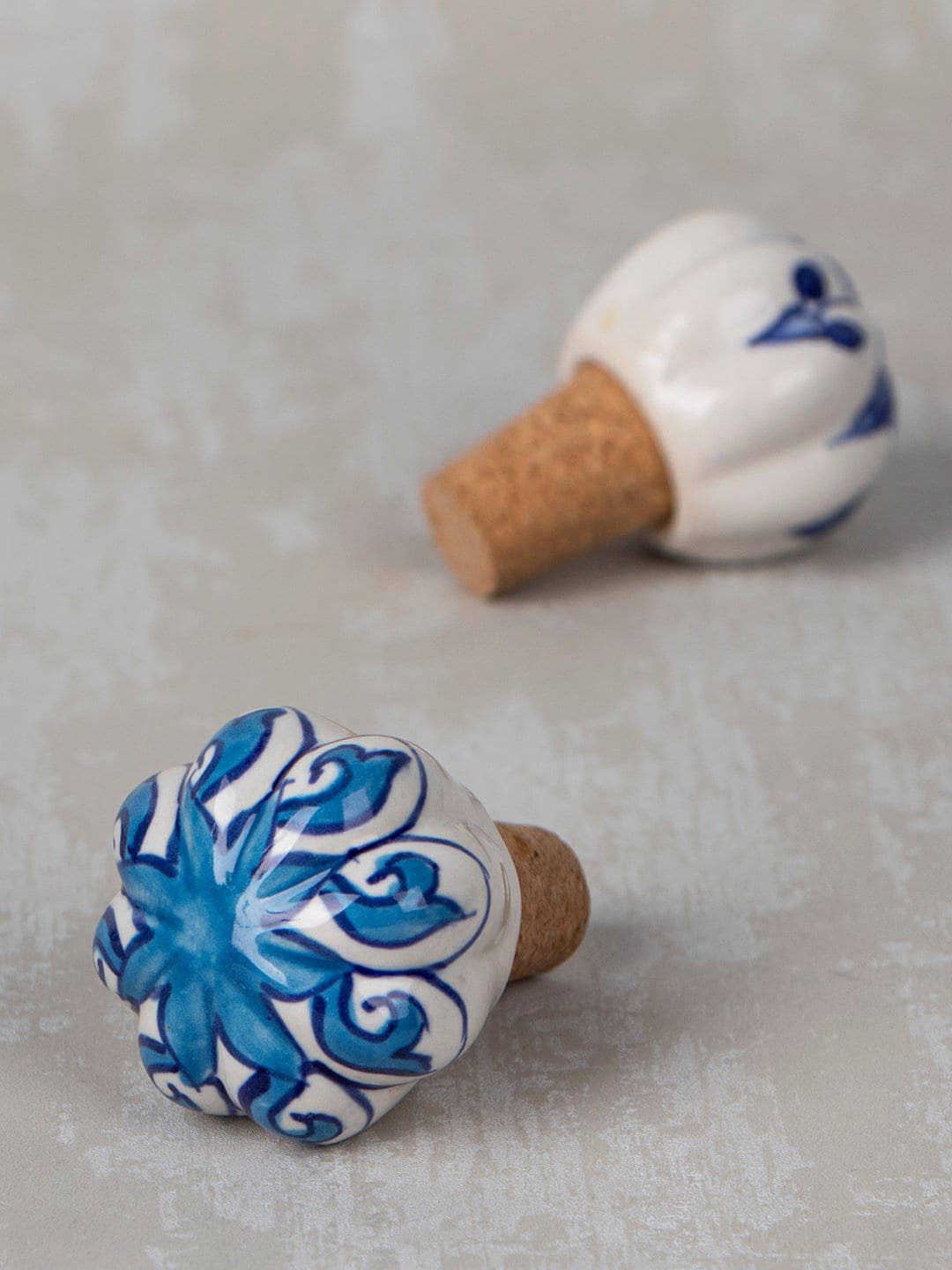 KNOBCO - Wholesale Wine Stopper - Assorted Blue and White Color Bottle Stopper(Set of 2)6