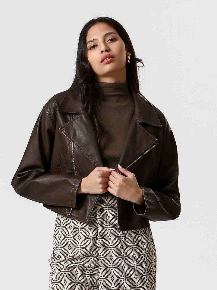 T24251020 - Veste en similicuir à fermeture éclair sur le devant pour femme pour la vente par The Korner - USA