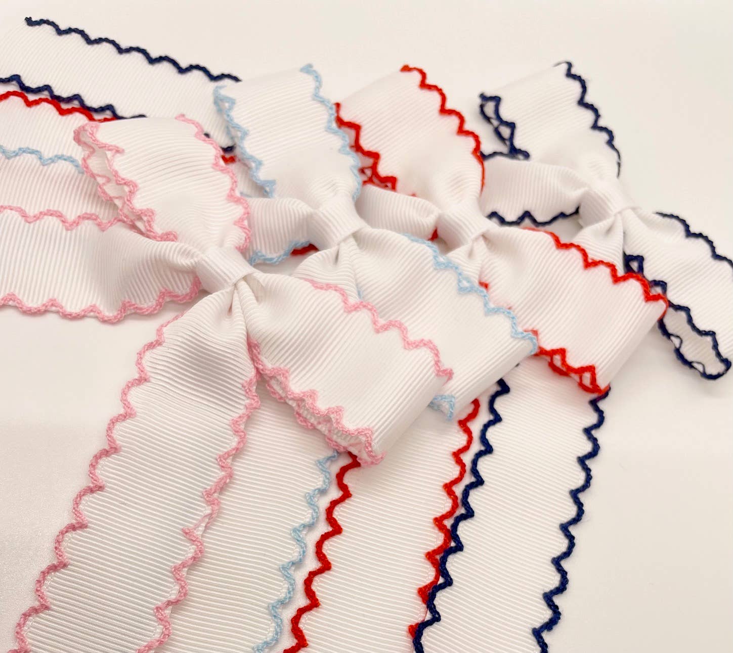 Winn and William – Laço para o cabelo – Criança por atacado – Laço de cauda longa Moonstitch2