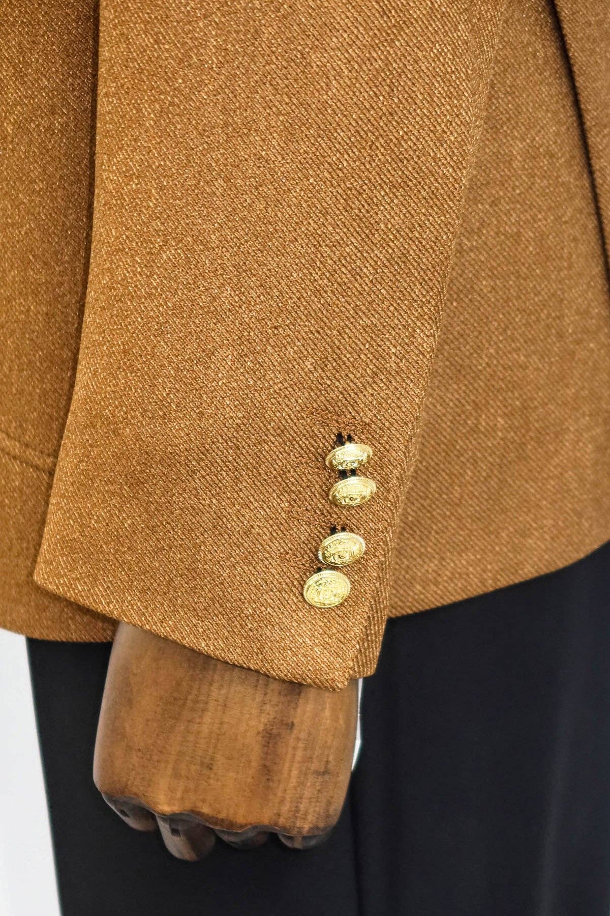 Bronceado Chazer Tawny Tawny con doble botonadura para hombre - Wessi de venta al por mayor en Faire6