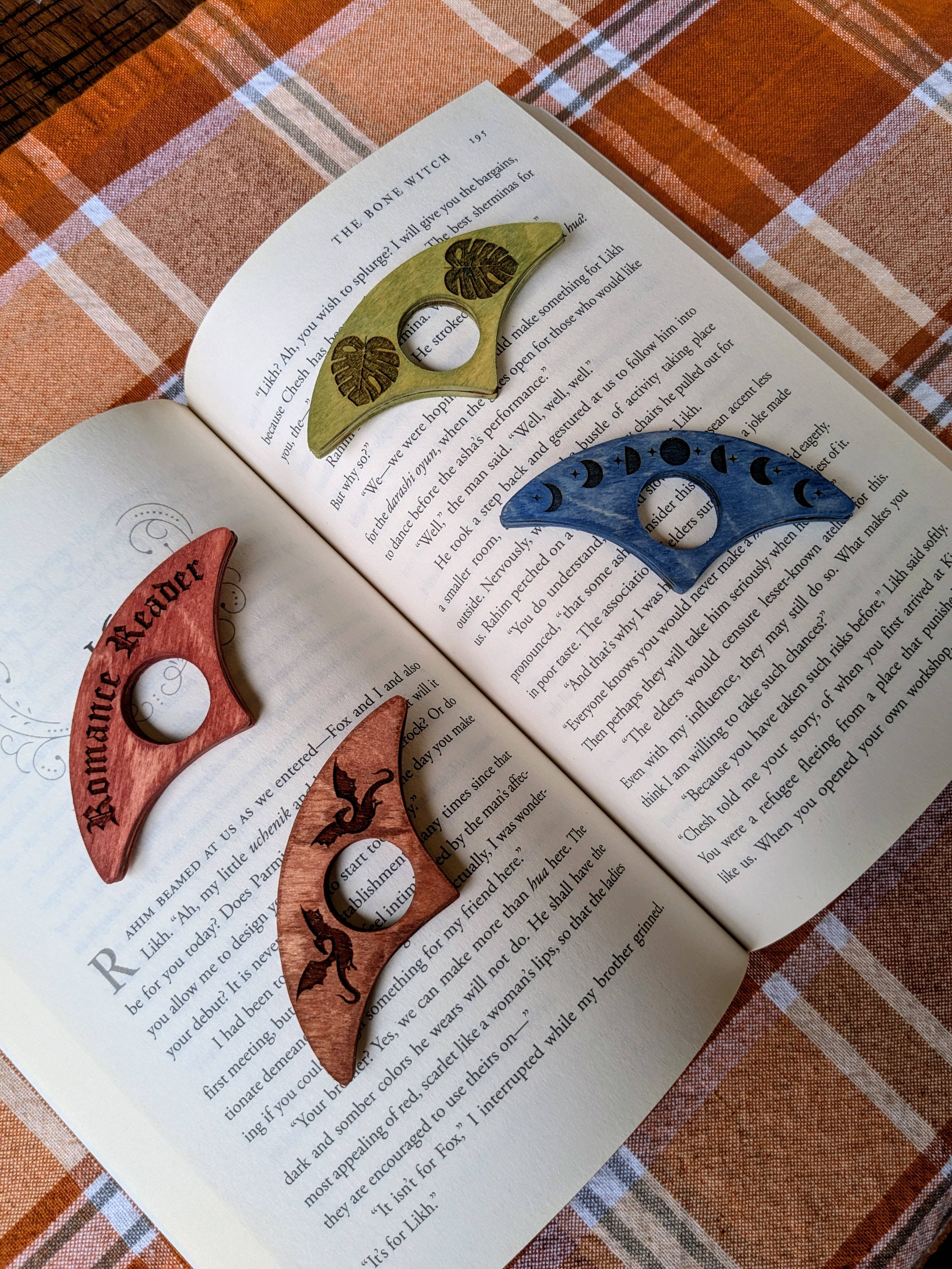 Stag and Branch - Vente Porte-livres - Porte-pages en bois | Quatre modèles différents10