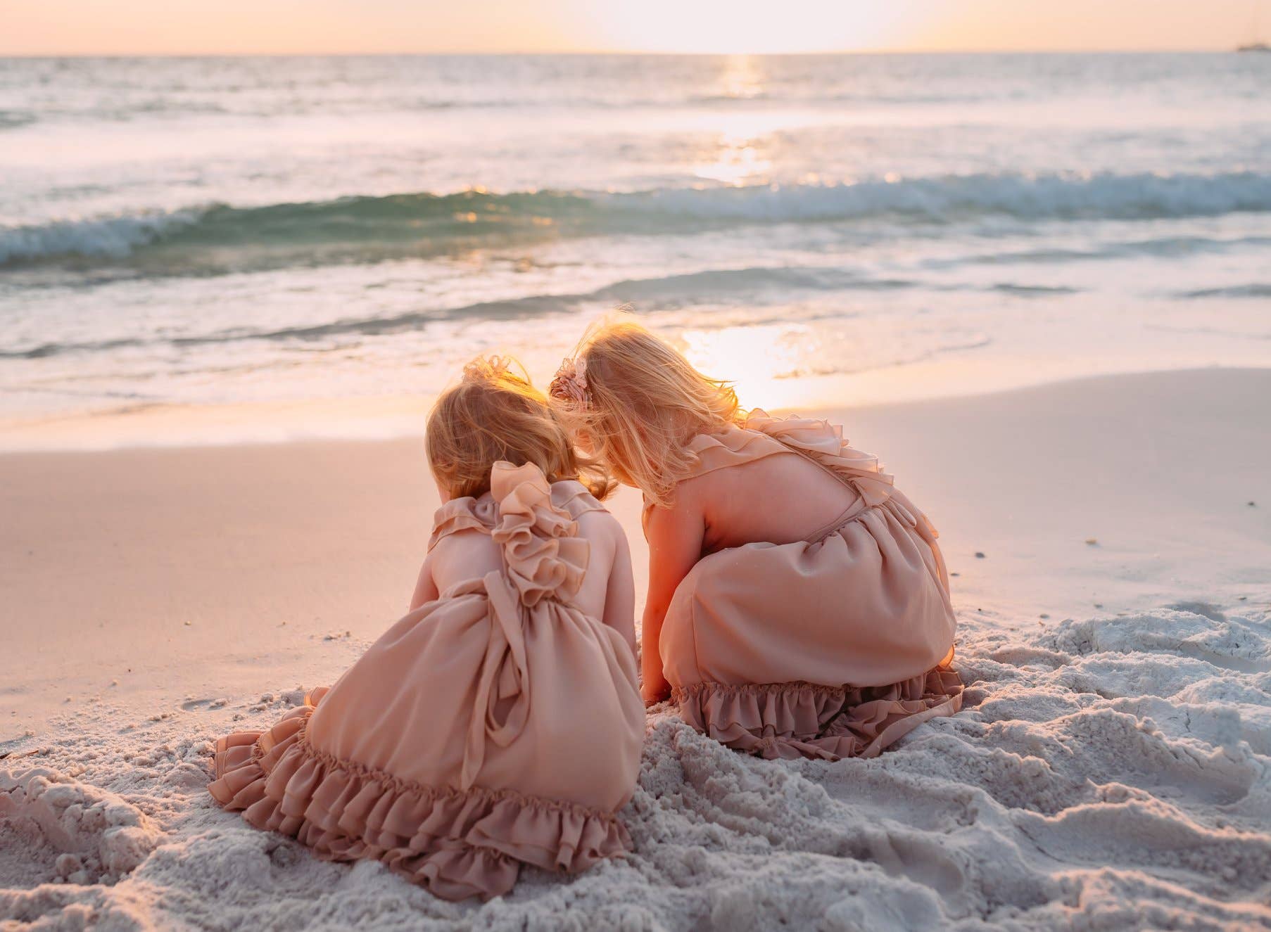 Bailey's Blossoms - Wholesale Mommy & Me-sets - Mommy and Me Nellie maxi-jurk met ruches - Champagne5