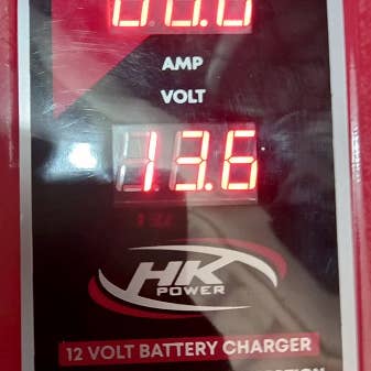 ShahNawaz & Sons - Vente Chargeurs portables - Chargeur de batterie de voiture 12V 20AH5