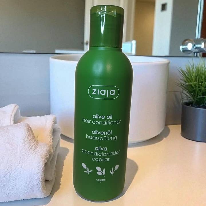 Olive Oil Moisturizing Conditioner for wholesale by Passion Parfumée