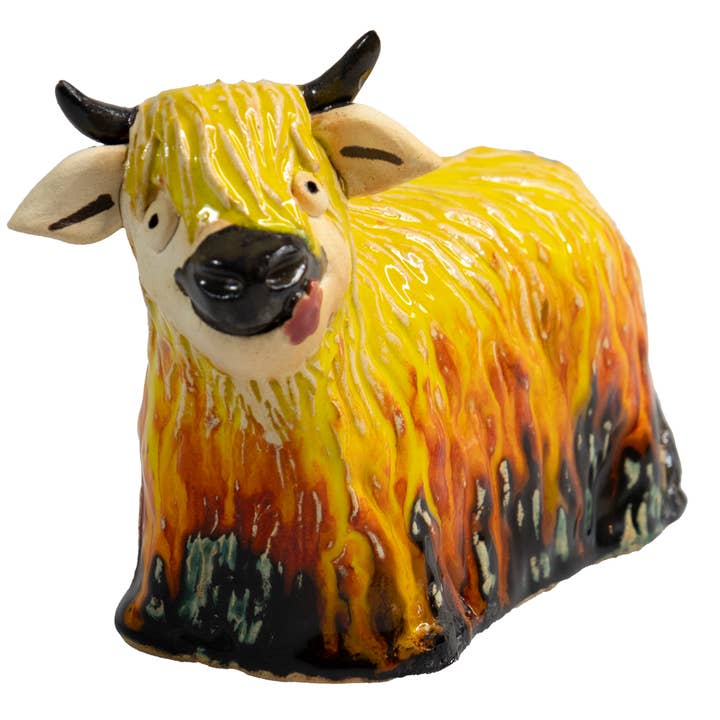 Vache avec Fleur Figurine en Céramique | Diverses Couleurs pour la vente par Enigma Supplies