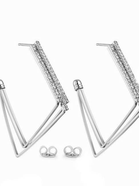 Boucles d'oreilles à tige fantaisistes « Naomi » en zircone cubique pour la vente par Nayla Jewelry