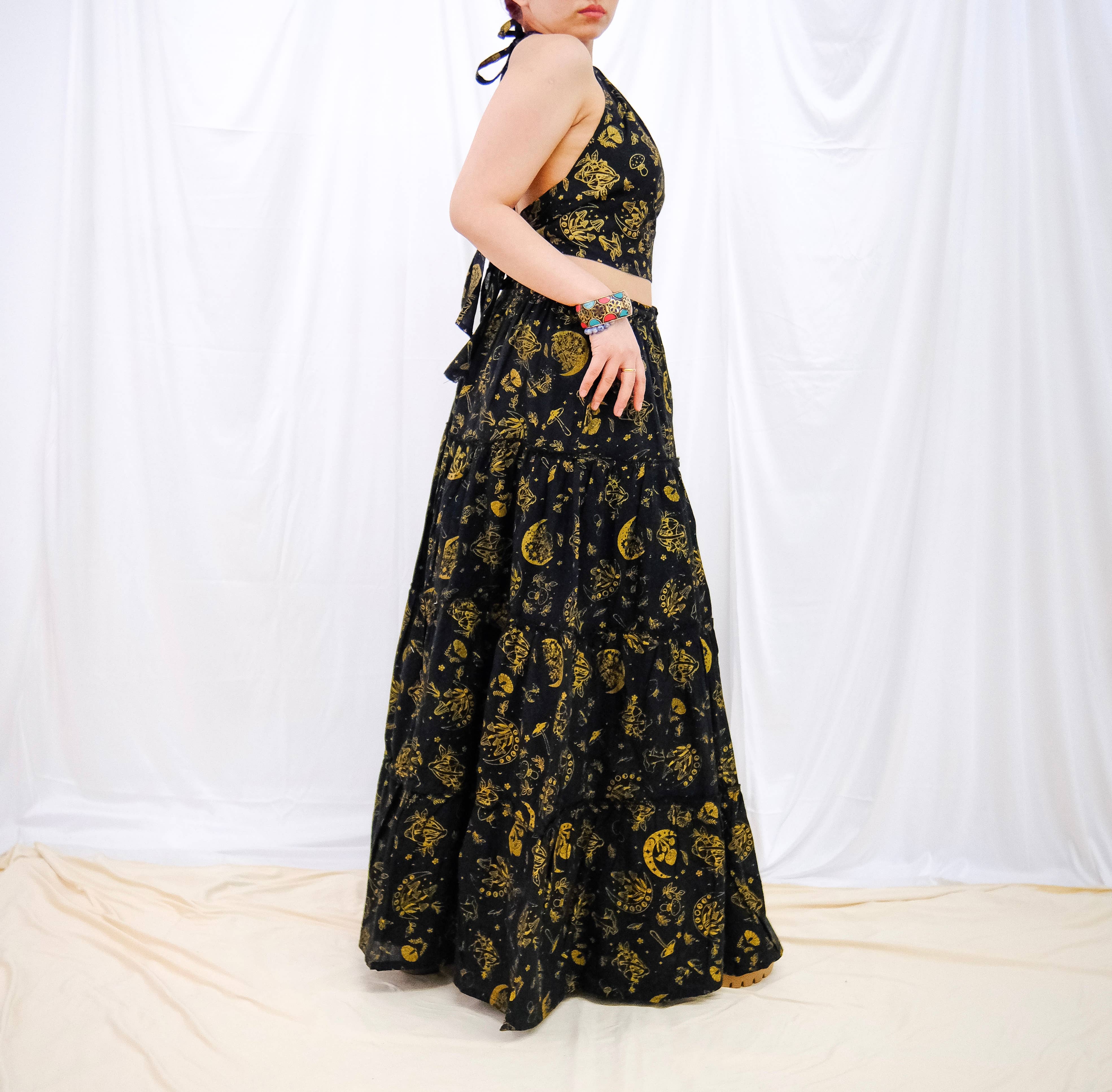 Karma Nepal Crafts – Conjunto de top e saia - Mulher por atacado – Saia longa rodada em algodão com babados, bolsos e top halter11