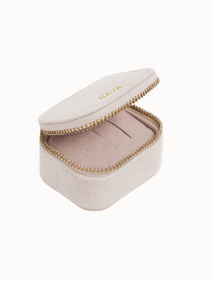 Travel jewelry box for wholesale by Nava Copenhagen