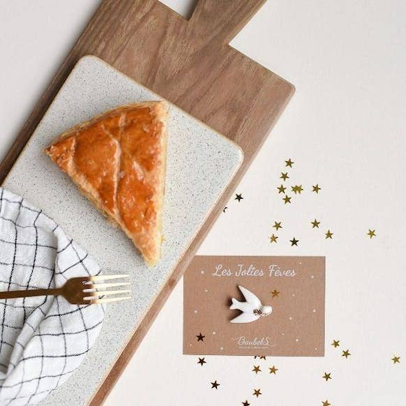 Baubels – Großhandel Streusel – Baubels Porzellan-Feve Taube - Königskuchen-Dekoration0