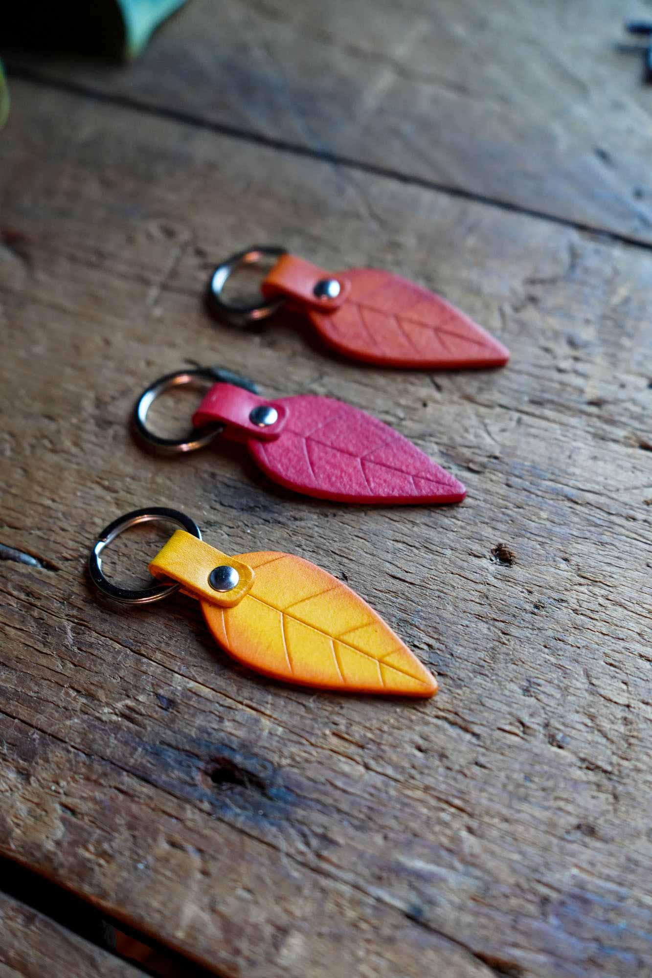 Hammerthreads - Vente Porte-clés – unisexe - Porte-clés en cuir en forme de feuille5