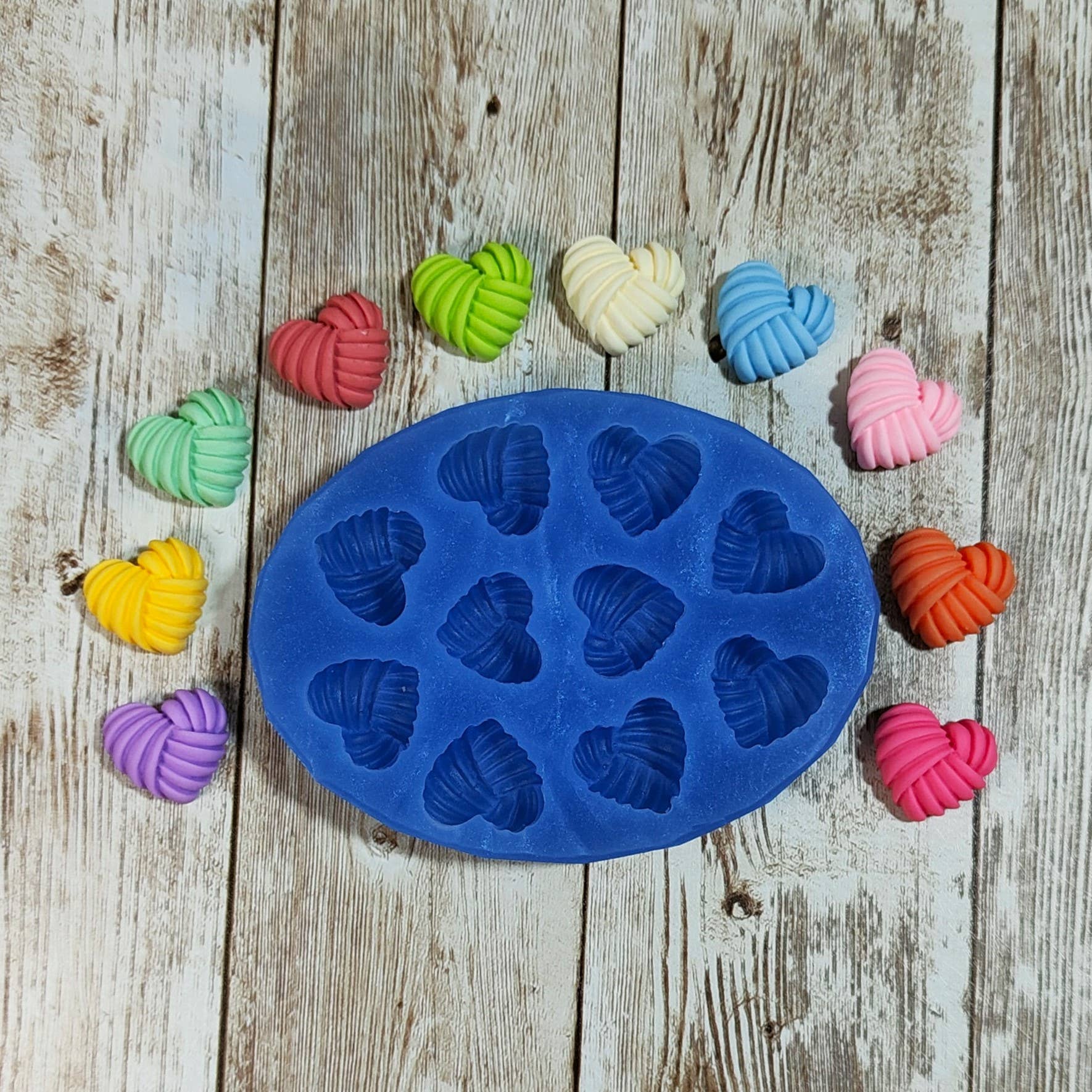 Serena Creazione di Serena Stampone - Vendita all'ingrosso Kit per lavoretti fai da te - Stampo Cuori Gomitolo 2cm in silicone per resina e gesso4