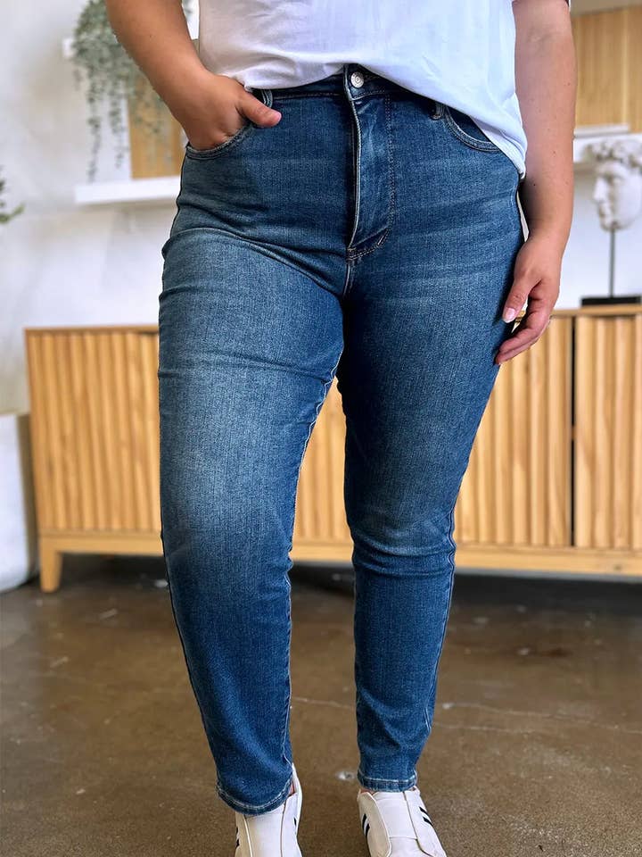 Judy Blue Slim Jeans med hög midja i full storlek för magkontroll för wholesale av Queenado