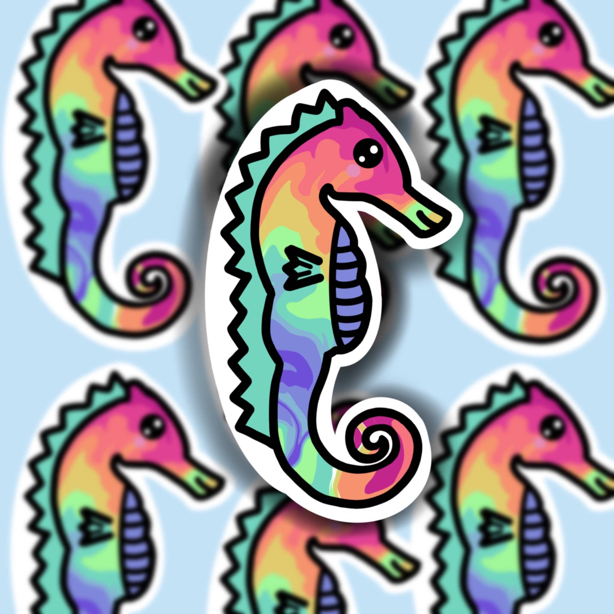 Buzz Tie Dye Creations – Engroshandel Klistermærke – Sea Horse Sticker, Tie Farve/Rainbow (Regelmæssig eller Mini) -VANDTÆT, Laptop Sticker, Sød klistermærke, Bil Klistermærke, Vejrbestandig Sticker