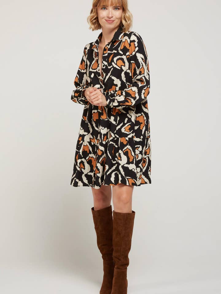 Andy & Lucy – wholesale Klänning - Dam – MANOLA - Kort klänning med tryck – skjortkrage, långa ärmar