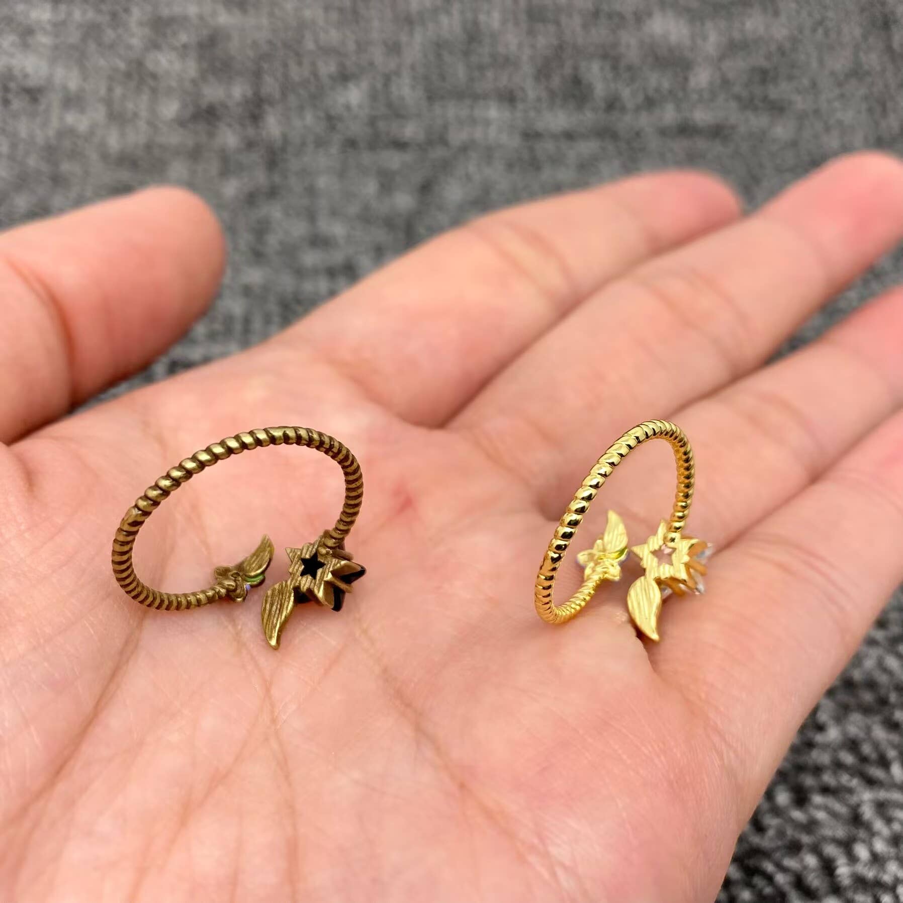 Mio Queena - Vente Bague de cocktail/de cérémonie - Bague Vintage Étoile & Fleur en Strass Ajustable1