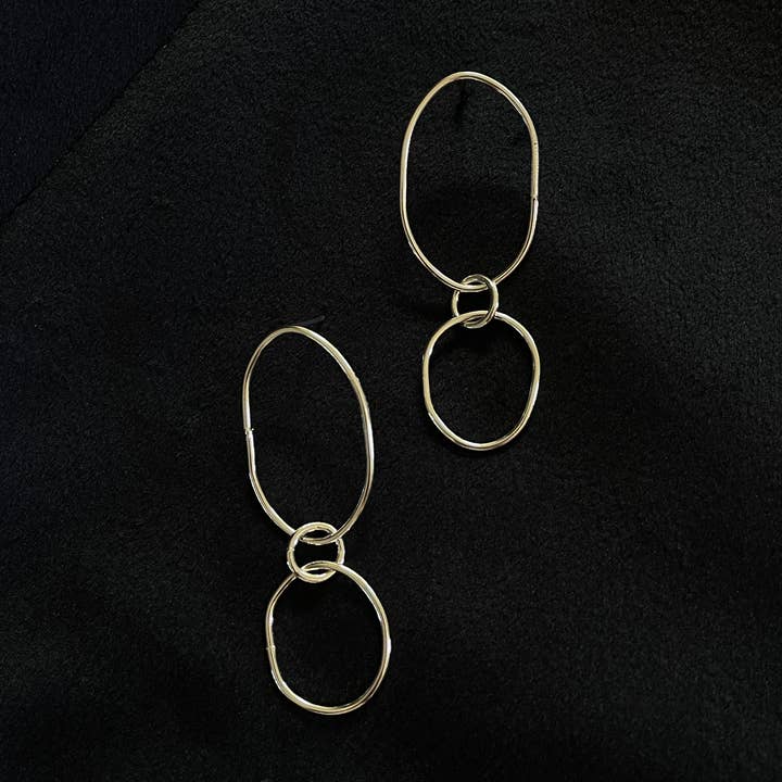 Orecchini a catena a forma organica per la vendita all'ingrosso da parte di Kaju Creations