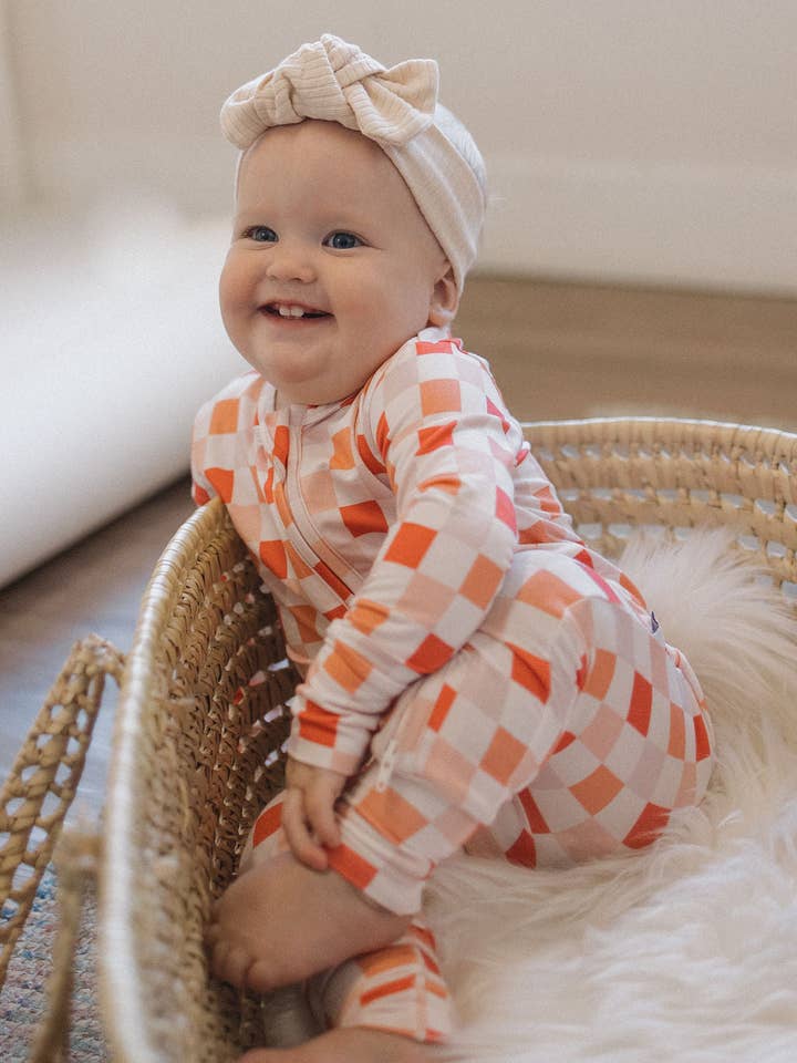 Behold Baby - Wholesale Sleepsuit - Baby - Pink Checkerboard Romper