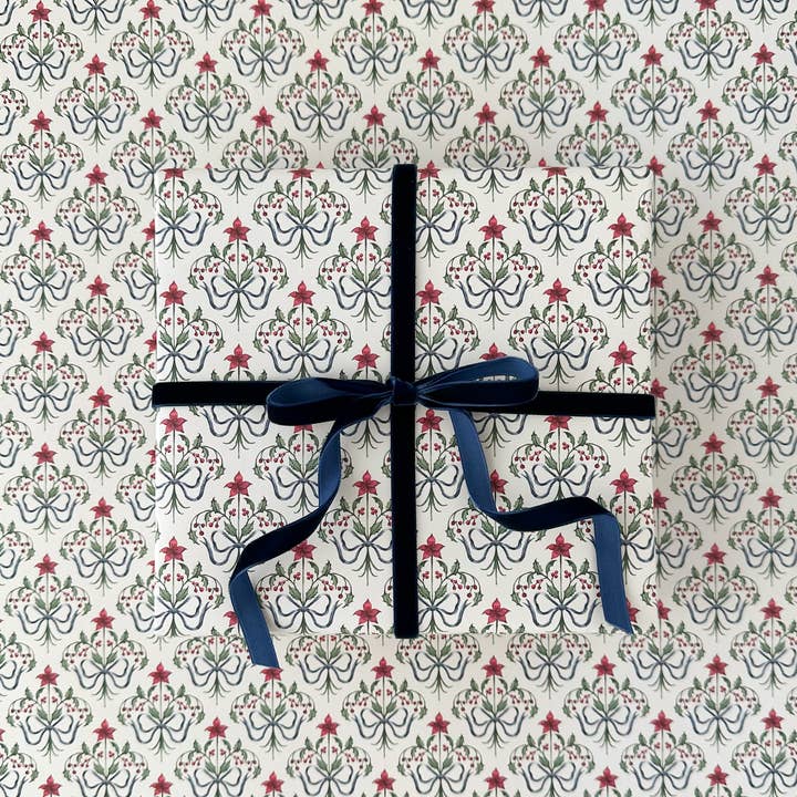 Fogli di carta da regalo Holly Pattern, Grandmillenial Filagree per la vendita all'ingrosso da parte di Paper Betty