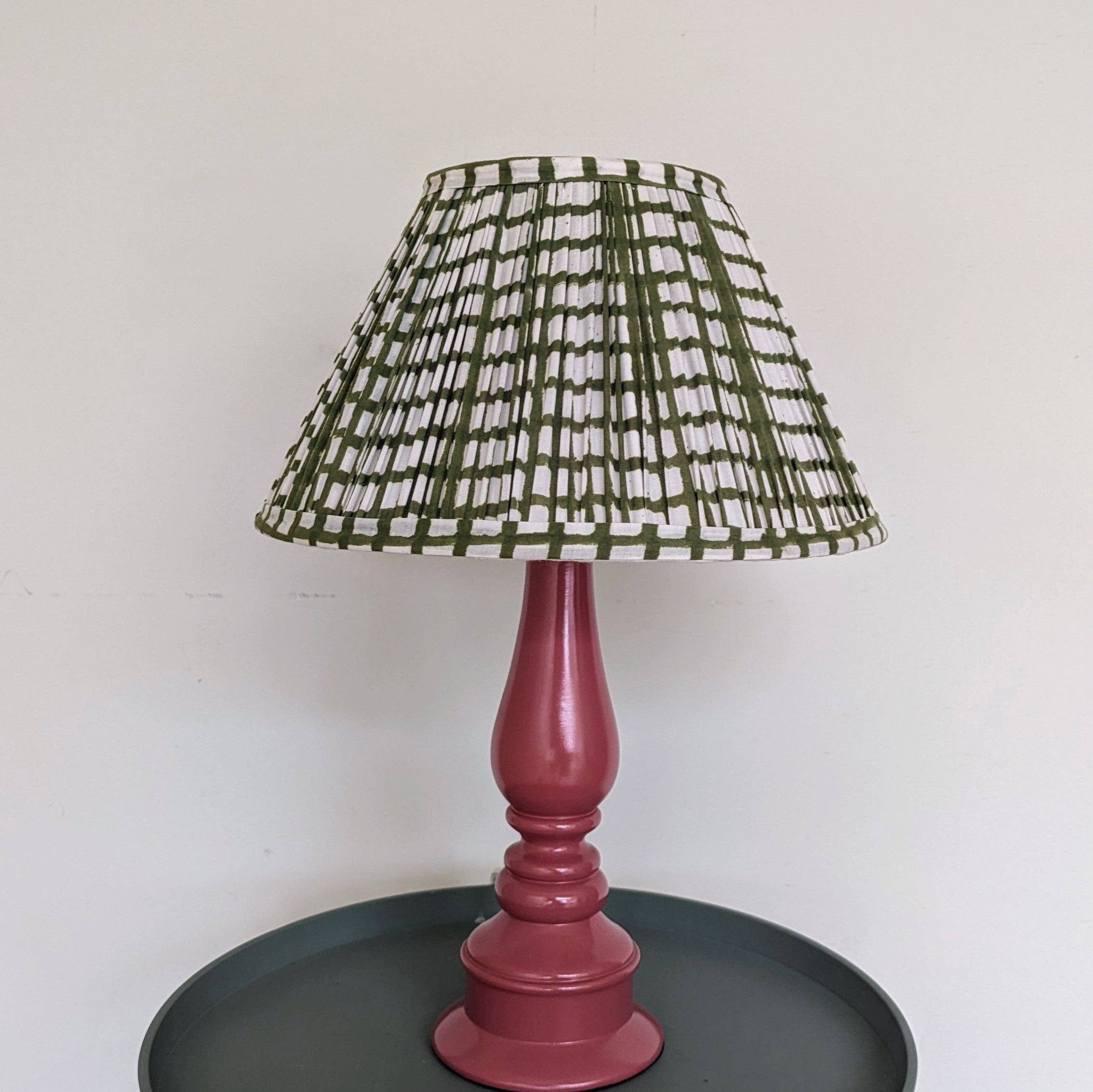 LNH EDIT - Venta al por mayor Mamparas - Pantalla de lámpara plisada verde con diseño de rejilla Empire2