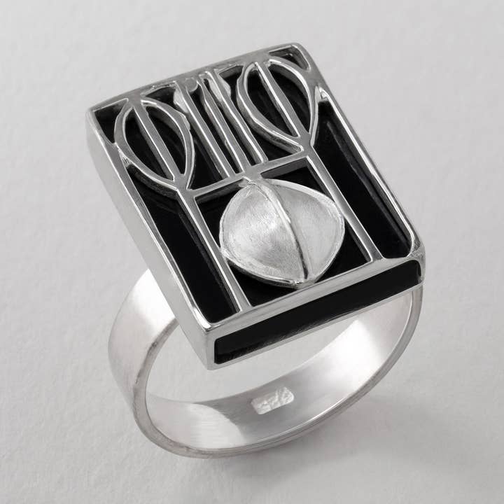 Kunst & Design Wiener Werkstätte Ring for engroshandel hos Paula Bolton Jewelry
