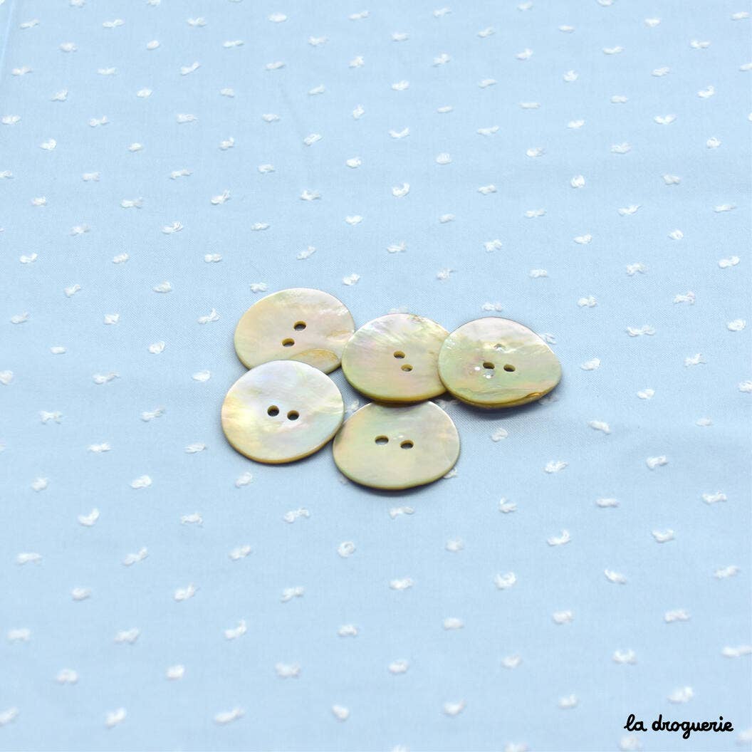 LA DROGUERIE - Wholesale Sewing Button/Snap - Round Akoya button 2 holes 18 mm1
