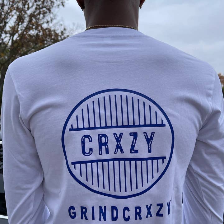 Grindcrxzy - Blanc avec manches longues Royal « GCDL » pour la vente par GrindCrxzy