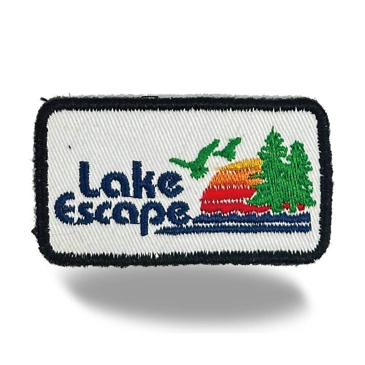 Toppa da stiro ricamata "Fuga al Lago" per la vendita all'ingrosso da parte di Northern Icons Creations INC