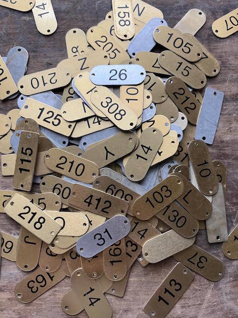 The Global Swap Shop – Engroshandel Håndværk forsyninger – Metalskabsmærker2